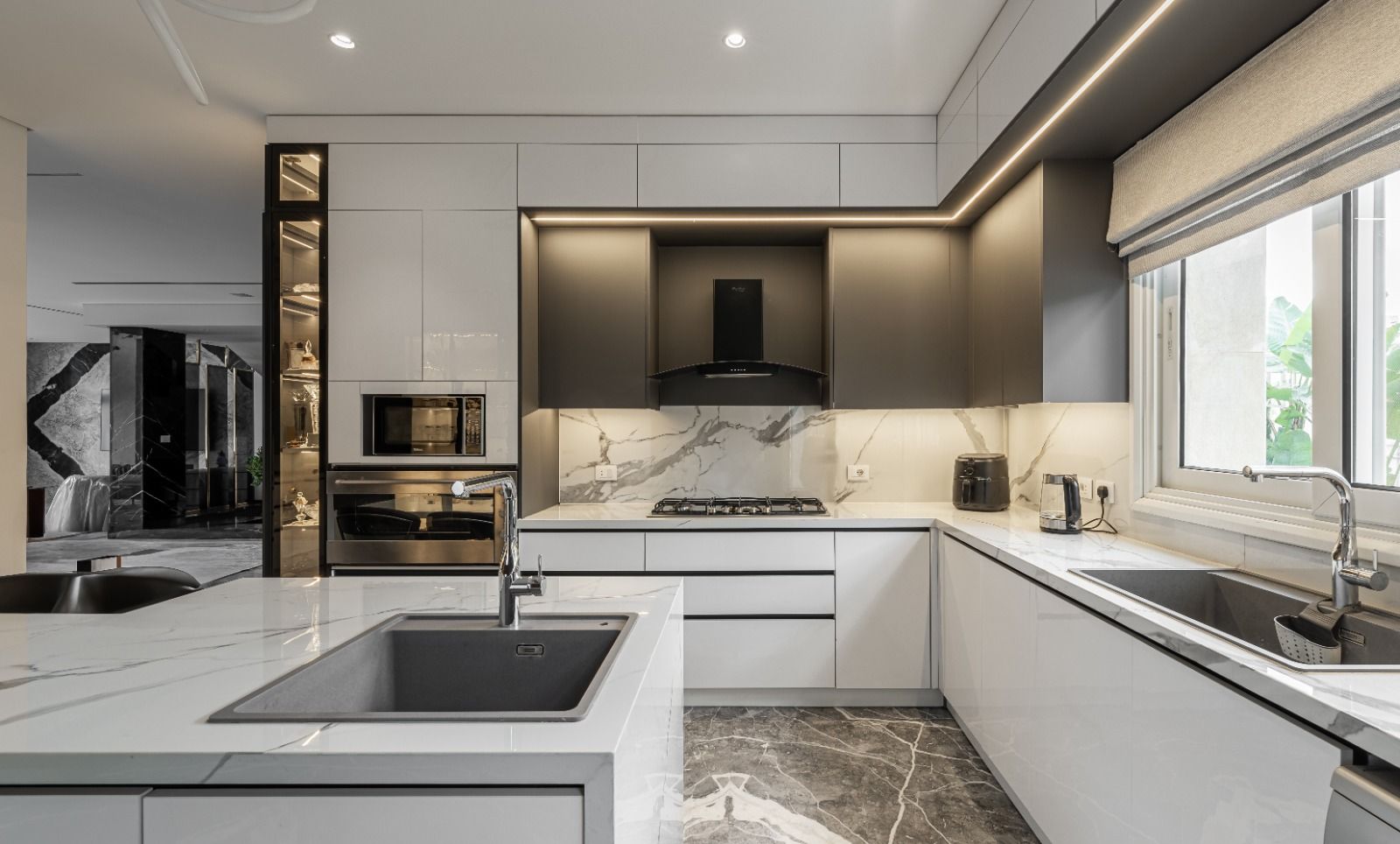 Marble Noir Suite